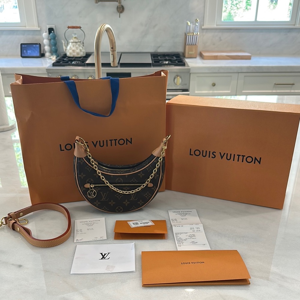 Louis Vuitton Loop Bag - Picture 3 of 14